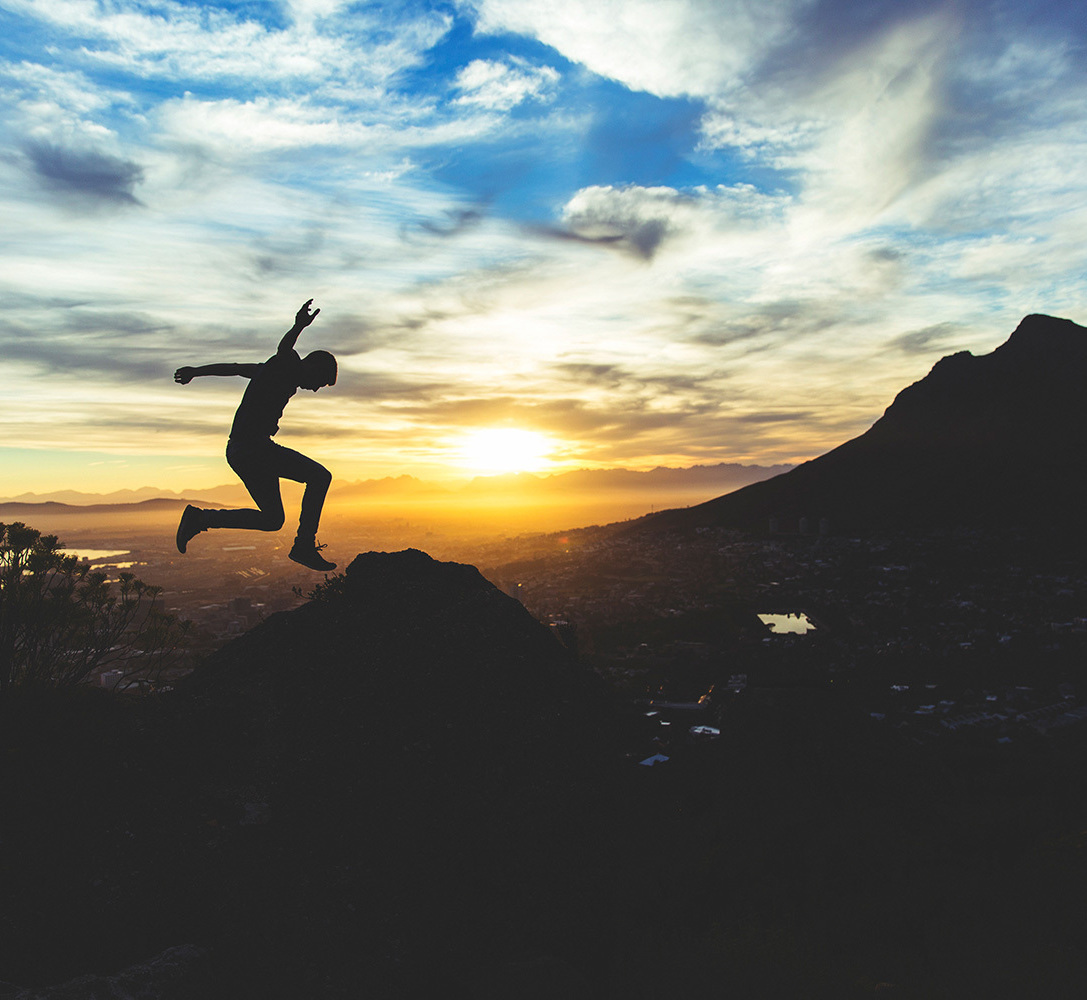 ГЛЯНЦЕВЫЕ НАТЯЖНЫЕ ПОТОЛКИ  &nbsp; &nbsp; &nbsp; &nbsp; &nbsp; &nbsp; &nbsp; &nbsp; &nbsp;&nbsp;<span style="font-weight: bold;">&nbsp; &nbsp;от 185 руб.м2</span>