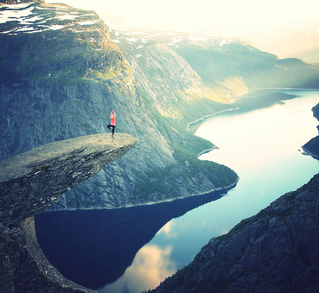 САТИНОВЫЕ НАТЯЖНЫЕ ПОТОЛКИ  &nbsp; &nbsp; &nbsp; &nbsp; &nbsp; &nbsp; &nbsp; &nbsp; &nbsp; &nbsp;<span style="font-weight: bold;">от 175 руб.м2</span>